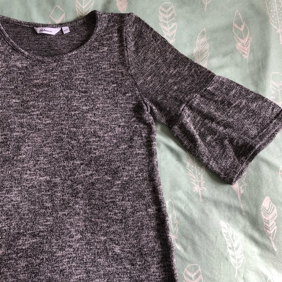 Bell sleeve sparkly knit shirt - size XS - Reitmans - Picture 2 of 7